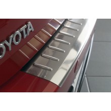 Накладка на задний бампер Toyota Auris 2013-